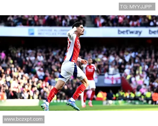 穿上足球明星同款长裤体验赛场风范与时尚魅力的完美结合