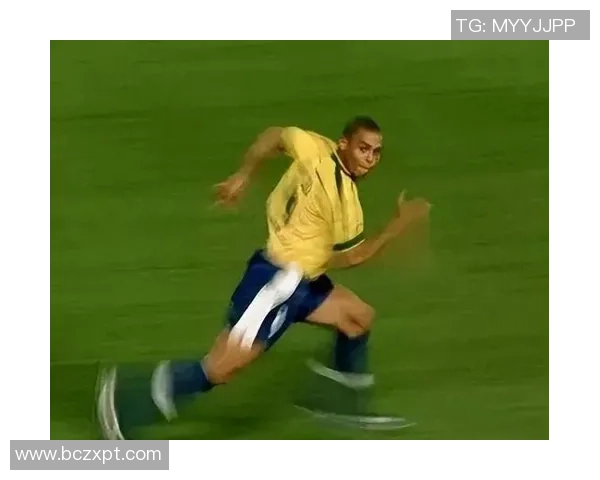 足球场上的闪电之子他以惊人速度征服世界的足球明星