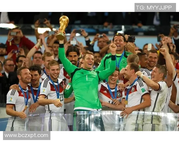 日本足球明星退役仪式盛大举行回顾辉煌职业生涯与感人瞬间