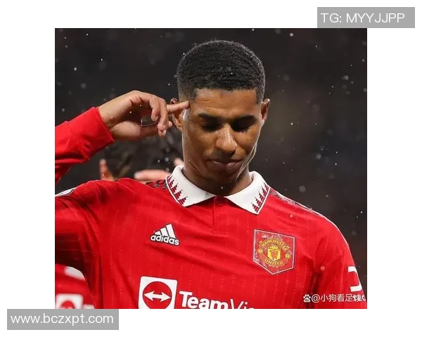 足球明星庆祝时的经典手指指向动作解析与背后故事